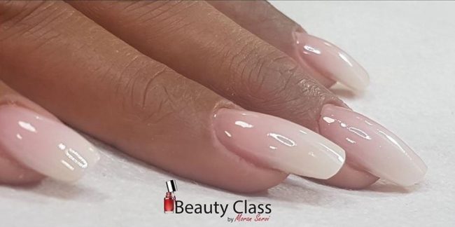 קורס בניית ציפורניים