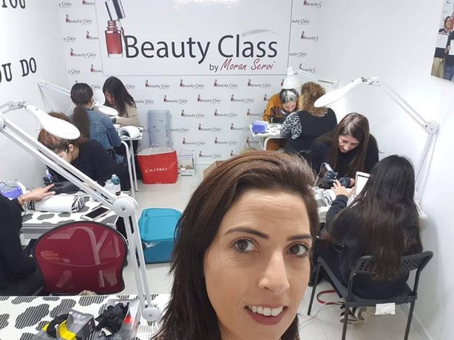 לימודי ציפוי לק ג'ל